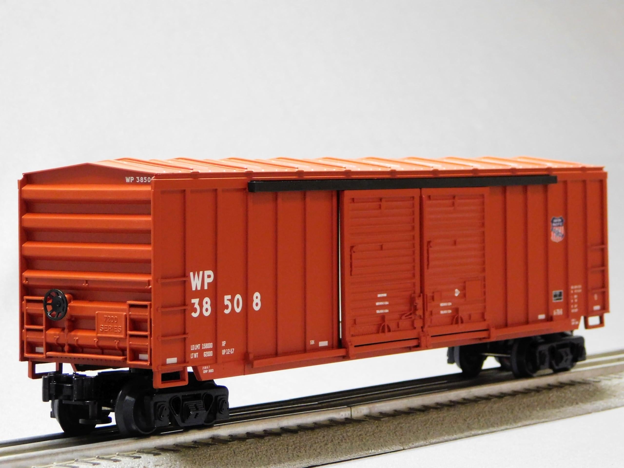 lionel-union-pacific-standard-o-double-door-boxcar-38508-o-gauge